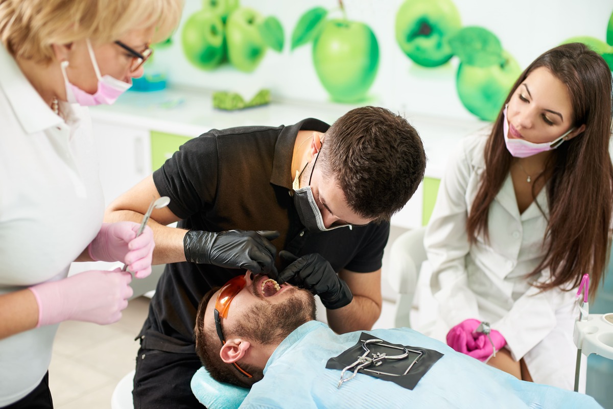 Signs You Need Emergency Dental Care